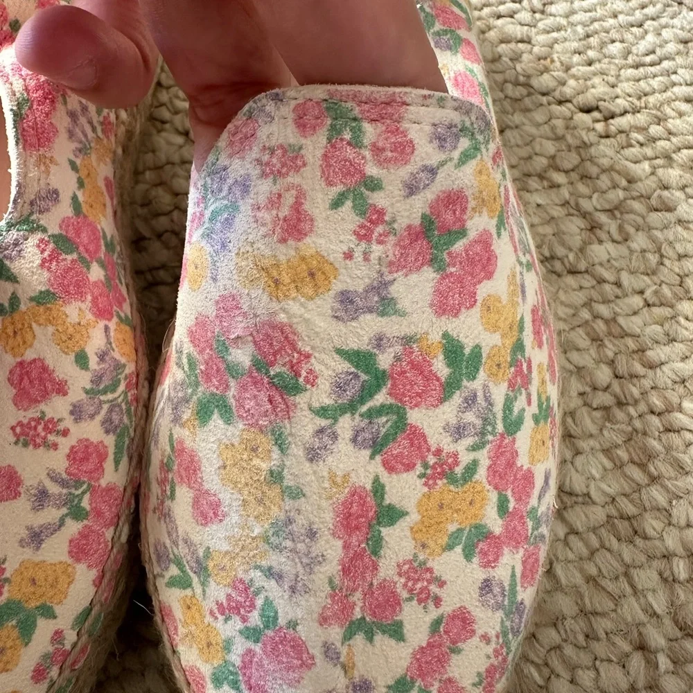 Loveshackfancy x Manebi Floral Espadrilles - Picture 4 of 8